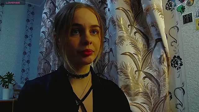 AlicaLOVEalisa777 online show from 12/15/25, 04:46