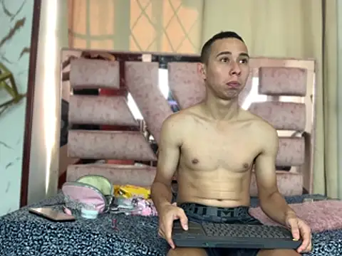 Antonella And Thiago online show from 03/20/26, 01:23