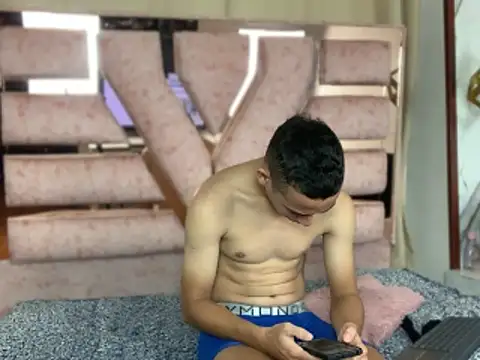 Antonella And Thiago online show from 03/18/26, 01:24