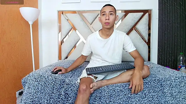 Antonella And Thiago online show from 11/13/25, 12:09