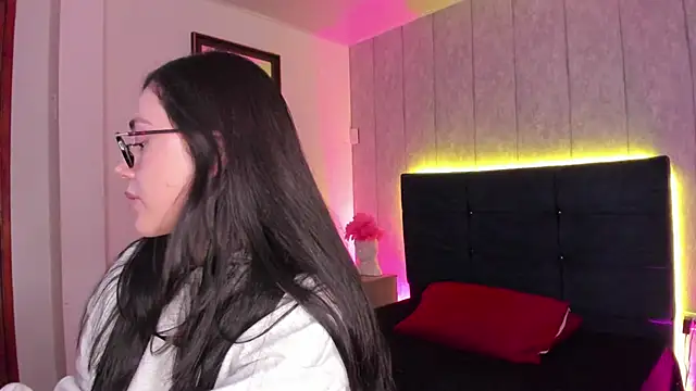 Snapshot of marysofff chatting on 01/18/26, 01:03 marysofff online show from 01/18/26, 01:03