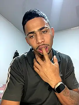 Snapshot of king_disaster1 chatting on 11/12/25, 01:32 king disaster1 online show from 11/12/25, 01:32