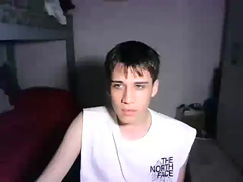 Snapshot of kevinnoff19 chatting on 11/12/25, 04:05 kevinnoff19 online show from 11/12/25, 04:05