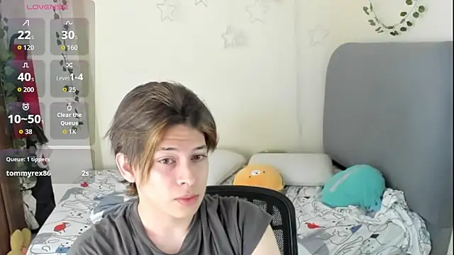 Felix kitty online show from 11/23/25, 07:24