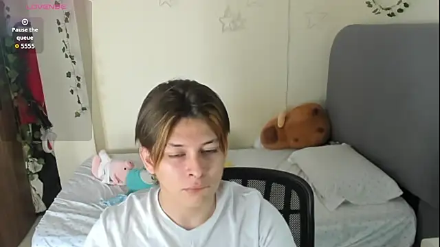 Felix kitty online show from 11/13/25, 07:07