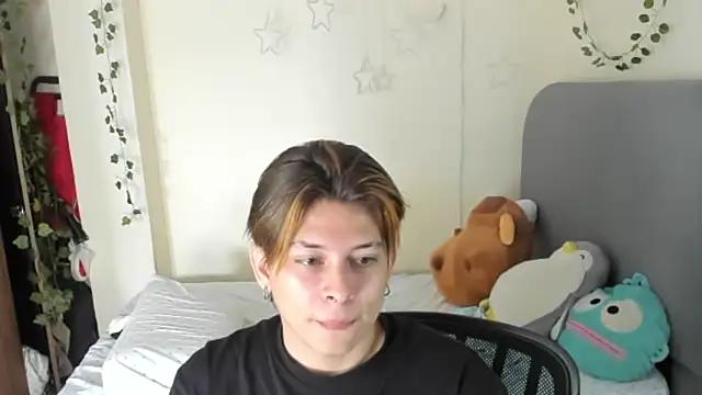 Felix kitty online show from 11/11/25, 07:30