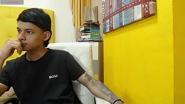 Snapshot of Jordan_red chatting on 11/12/25, 04:16 Jordan red online show from 11/12/25, 04:16