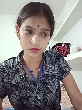 Mohnicute online show from 05/13/26, 01:23