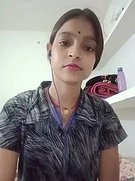 Mohnicute online show from 05/17/26, 12:38