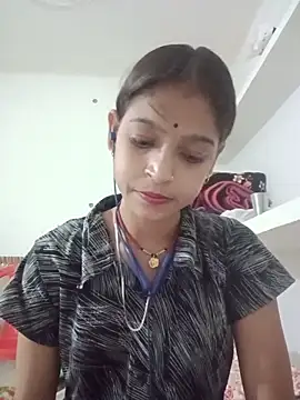 Mohnicute online show from 05/13/26, 07:32