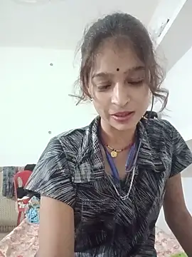 Mohnicute online show from 05/23/26, 07:57