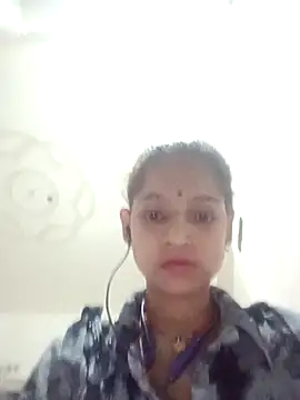 Mohnicute online show from 05/02/26, 12:16