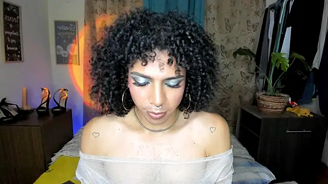 Snapshot of Angel_White25 chatting on 04/28/26, 02:27 Angel White25 online show from 04/28/26, 02:27
