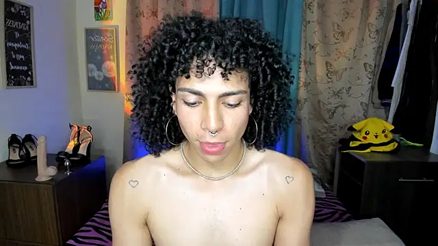 Snapshot of Angel_White25 chatting on 05/13/26, 12:17 Angel White25 online show from 05/13/26, 12:17