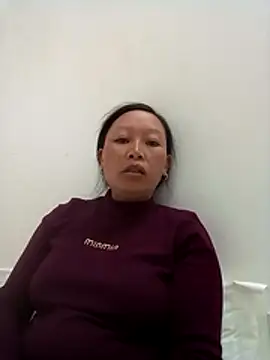 Snapshot of girl-hot2x chatting on 11/19/25, 12:16 girl-hot2x online show from 11/19/25, 12:16