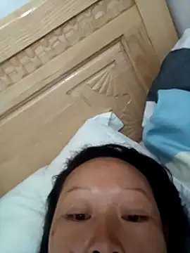 Snapshot of girl-hot2x chatting on 11/24/25, 09:48 girl-hot2x online show from 11/24/25, 09:48