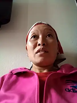 Snapshot of girl-hot2x chatting on 11/22/25, 08:57 girl-hot2x online show from 11/22/25, 08:57