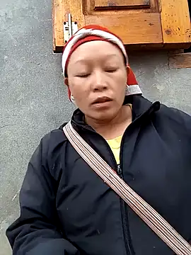 girl-hot2x online show from 11/11/25, 04:51