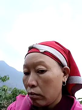 Snapshot of girl-hot2x chatting on 12/20/25, 10:07 girl-hot2x online show from 12/20/25, 10:07