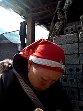 Snapshot of girl-hot2x chatting on 12/01/25, 03:40 girl-hot2x online show from 12/01/25, 03:40