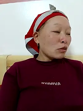 girl-hot2x online show from 02/07/26, 12:35