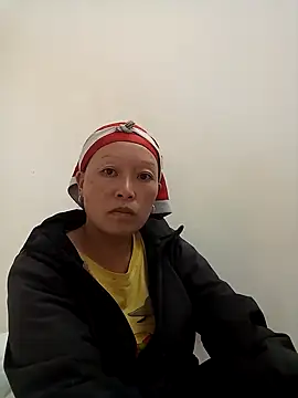 Snapshot of girl-hot2x chatting on 11/14/25, 08:29 girl-hot2x online show from 11/14/25, 08:29