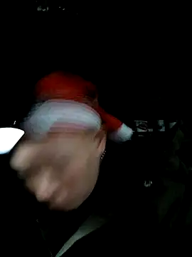 Snapshot of girl-hot2x chatting on 12/18/25, 01:37 girl-hot2x online show from 12/18/25, 01:37