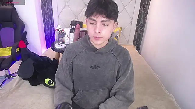 Samu FoXXX online show from 11/17/25, 08:02