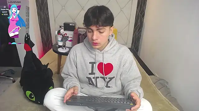 Samu FoXXX online show from 11/19/25, 08:20