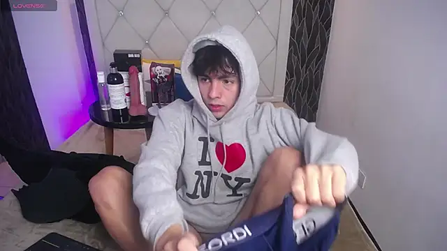 Samu FoXXX online show from 11/22/25, 08:29