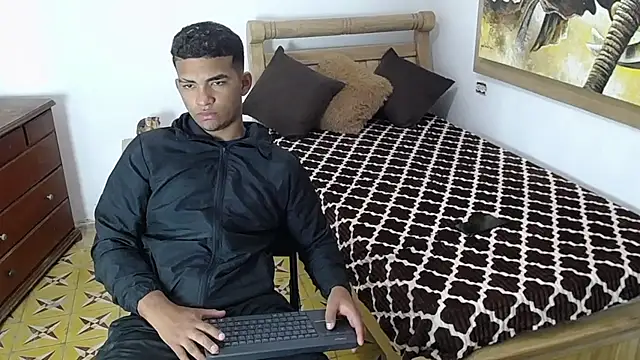 Snapshot of mathews___ chatting on 01/13/26, 04:27 mathews online show from 01/13/26, 04:27