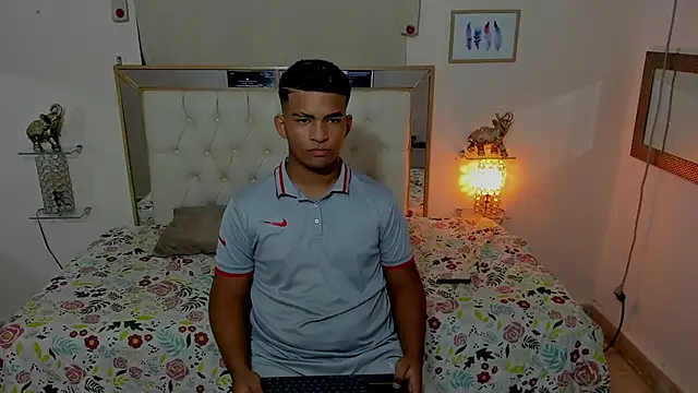 Snapshot of mathews___ chatting on 01/08/26, 04:18 mathews online show from 01/08/26, 04:18