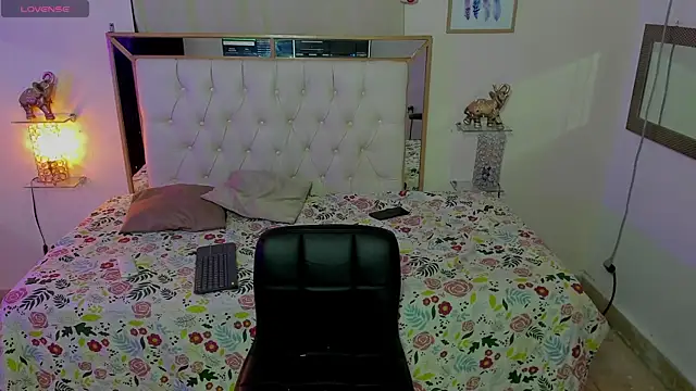 Snapshot of mathews___ chatting on 01/09/26, 03:57 mathews online show from 01/09/26, 03:57