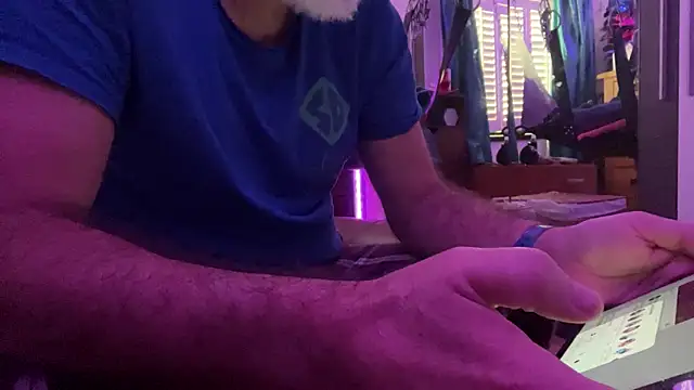 Snapshot of LeatherSdaddy chatting on 04/02/26, 07:59 LeatherSdaddy online show from 04/02/26, 07:59