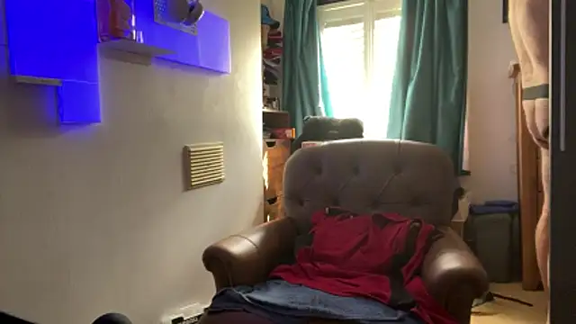 Snapshot of LeatherSdaddy chatting on 04/12/26, 01:36 LeatherSdaddy online show from 04/12/26, 01:36