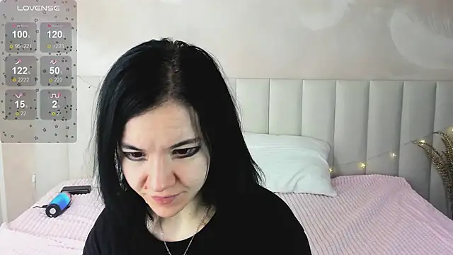 Lina Moony online show from 01/13/26, 02:15