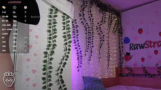 rawstrawberry online show from 04/03/26, 08:59