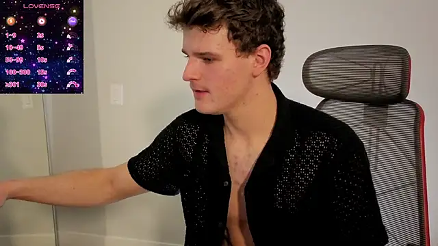 Snapshot of sculpteddesire chatting on 04/05/26, 05:14 sculpteddesire online show from 04/05/26, 05:14