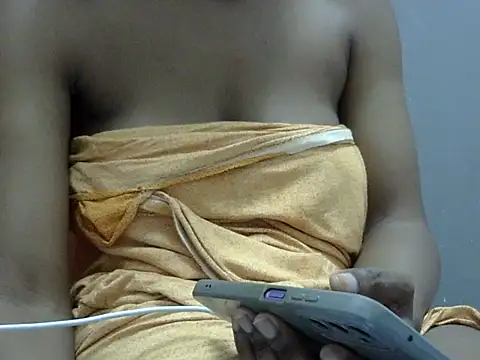 Snapshot of SweetAssP25 chatting on 11/11/25, 03:40 SweetAssP25 online show from 11/11/25, 03:40