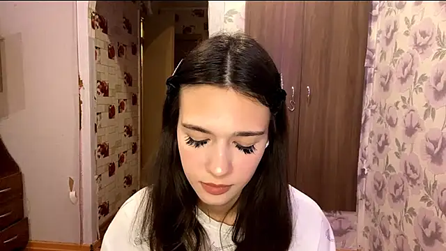 Snapshot of EunHendericks chatting on 11/15/25, 01:26 EunHendericks online show from 11/15/25, 01:26