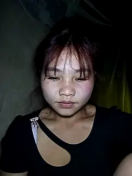 Snapshot of EllyMay22 chatting on 11/11/25, 02:45 EllyMay22 online show from 11/11/25, 02:45