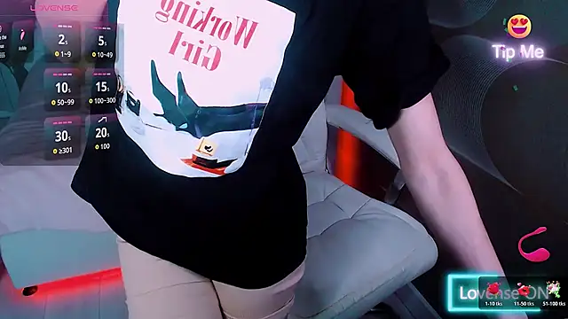 Snapshot of Vanilla-Dream chatting on 11/13/25, 07:34 Vanilla-Dream online show from 11/13/25, 07:34