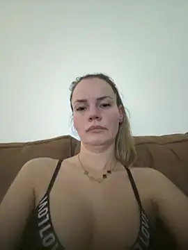 Cutebrowneyes  online show from 01/05/26, 10:13