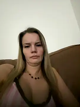 Cutebrowneyes  online show from 12/04/25, 12:31