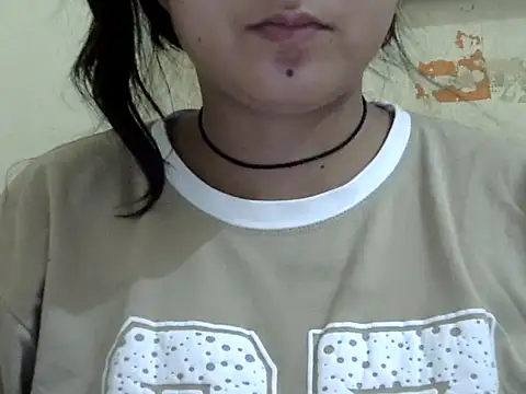 Snapshot of Anika_Singh chatting on 04/23/26, 10:44 Anika Singh online show from 04/23/26, 10:44