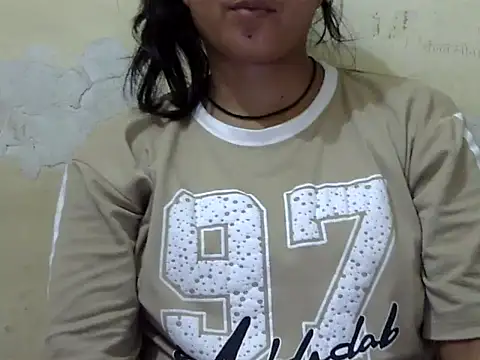 Snapshot of Anika_Singh chatting on 05/03/26, 06:11 Anika Singh online show from 05/03/26, 06:11