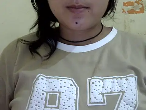 Snapshot of Anika_Singh chatting on 04/23/26, 02:40 Anika Singh online show from 04/23/26, 02:40