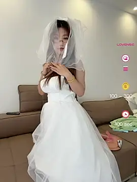 Snapshot of GG-BONG1 chatting on 06/19/26, 04:18 GG-BONG1 online show from 06/19/26, 04:18