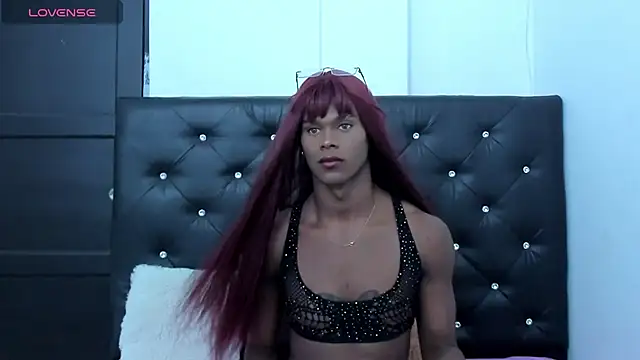 Amanda Fox  online show from 11/28/25, 05:13