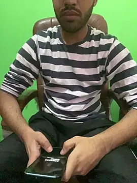 Snapshot of hotyyyyjonny chatting on 05/09/26, 03:10 hotyyyyjonny online show from 05/09/26, 03:10